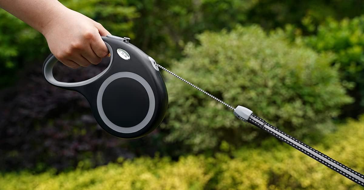 Retractable Dog Leash 30 FT Cord for Medium Large Dogs up to 77 lbs